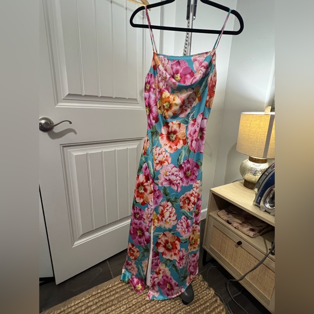 IRIS Floral Gardens Slit Asymmetric Maxi Body-con Dress Women’s size Small - Picture 16 of 16
